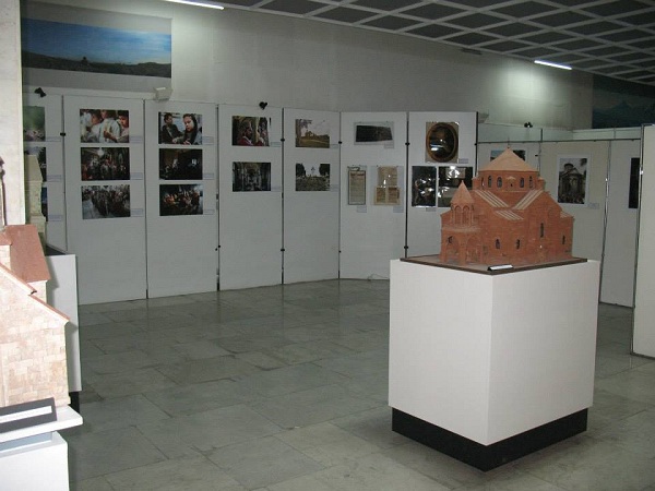 Հուշարձաններ.jpg Հուշարձաններ.jpg