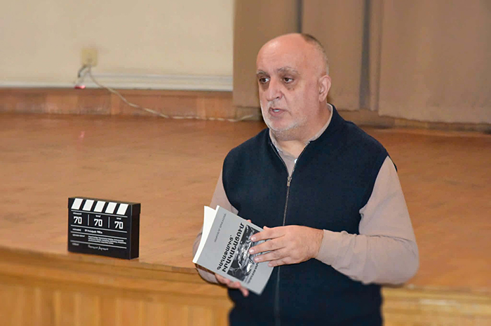 Mardy spitak qaxaqic 2