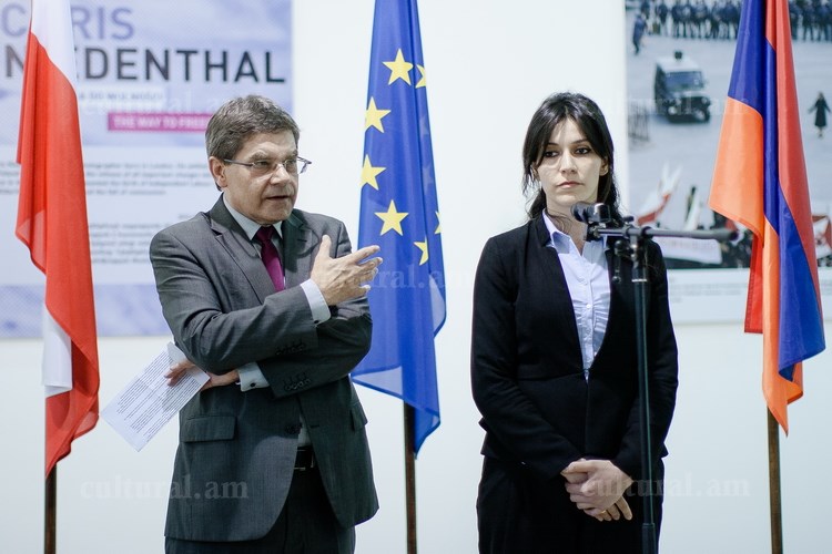 Քրիս Նիդենթհալի ցուցահանդեսը Երևանում Ежи Марек Новаковский