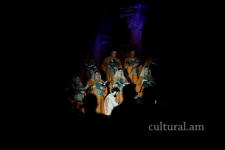 hamasyan-kamerayin-ergchakhumb Տիգռան Համասյան և Երևանի պետական կամերային երգչախումբ