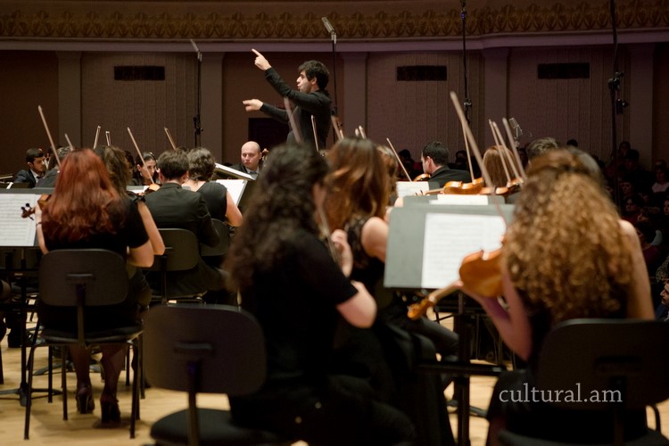 State Youth Orchestra of Armenia conductor Sergey Smbatyan
